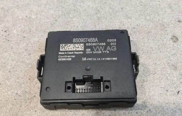 Audi TT TTS RS Mk3 8S Gateway control module 8S0907468A