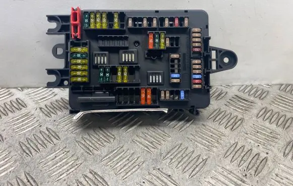 BMW 3 F30 F35 F31 Fuse module 9337880 61149337880