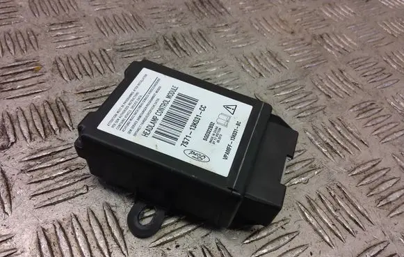 Ford Kuga II Light module LCM 7S7113K031CC VPAAFF13K031BC