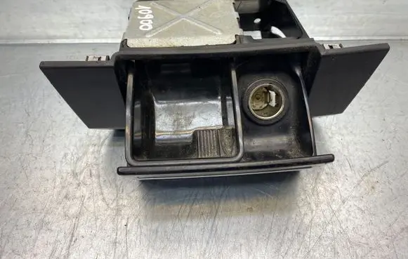 Chrysler 300 - 300C Car ashtray 1090090