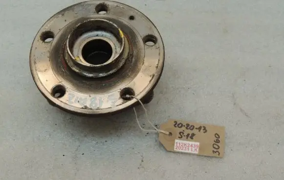 Skoda Superb B8 (3V) Rear wheel hub 8V0598625A 8V0598625C