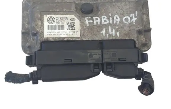 Skoda Fabia Mk1 (6Y) Engine control unit/module 03C906024B 0896H05 6GE4F1I7H