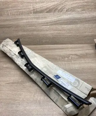 Mercedes-Benz S W221 Front bumper mounting bracket A2218850036