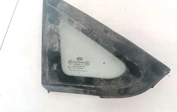 KIA Carens I Front triangle window/glass 878801D000