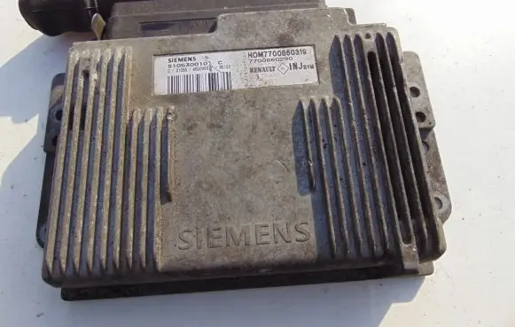 Renault Megane I Engine control unit/module 7700860290