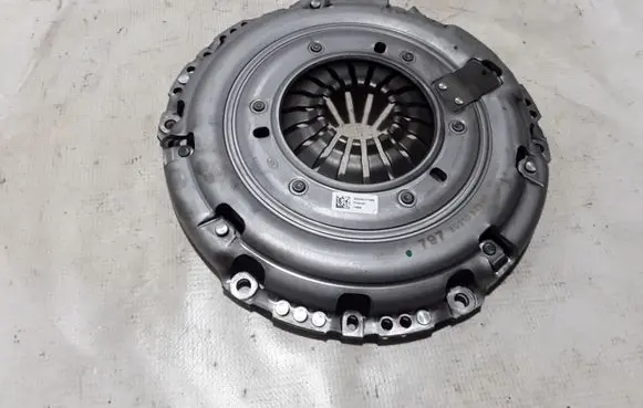 Renault Master III Pressure plate 302103398R