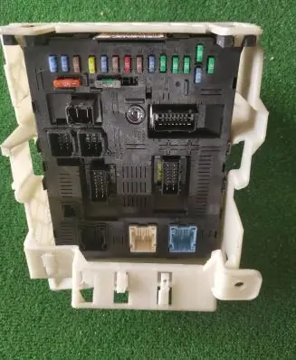 Peugeot 307 Comfort/convenience module 9660105680 281148344A