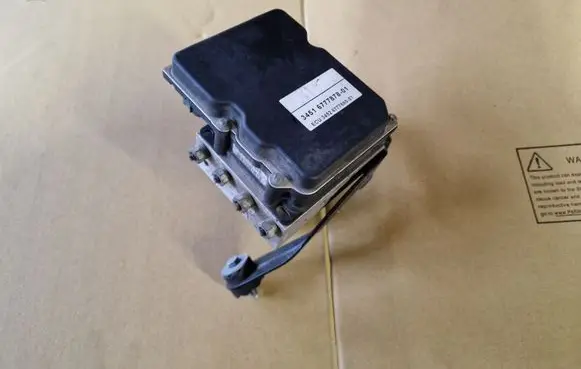 BMW 5 E60 E61 ABS Pump 6777878