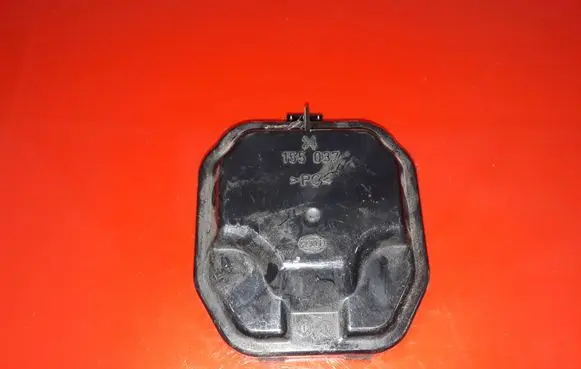 BMW 7 E65 E66 Headlight/headlamp dust cover 155037
