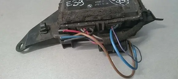 BMW 5 E39 Coolant fan relay 67326921354 C23303A143C502