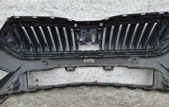 Skoda Octavia Mk4 Front bumper 5E3807221