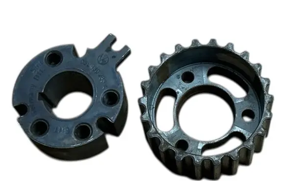 Volkswagen PASSAT B6 Fuel pump gear (pulley) 03L130238A 03L130111E