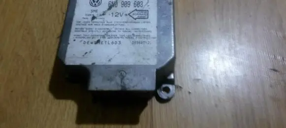 Volkswagen Golf III Airbag control unit/module 6n0909603