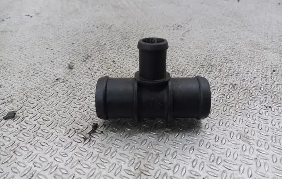 Volkswagen PASSAT B7 Engine coolant pipe/hose N906929