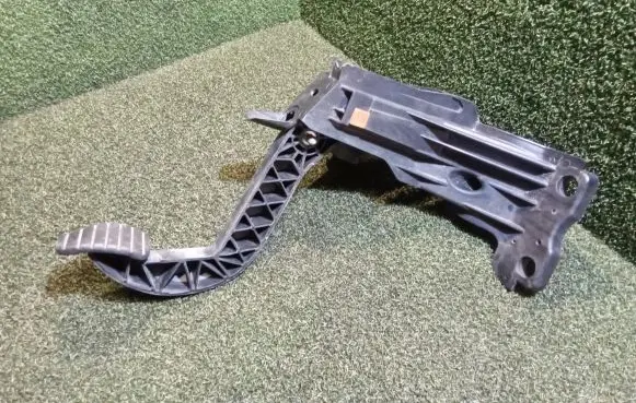 Clutch pedal