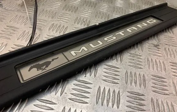 Ford Mustang VI Front sill trim cover FR3J6313222AAW