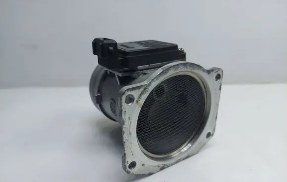 Audi A4 S4 B5 8D Mass air flow meter 037906461B AFH6010A T54894