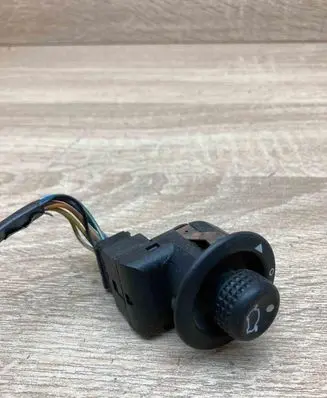 Ford Focus Wing mirror switch 93B617B676BA D3L0A