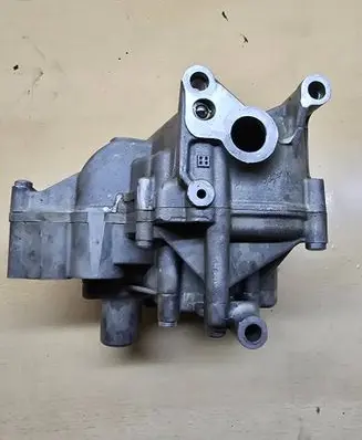 BMW M5 Oil pump 7837613