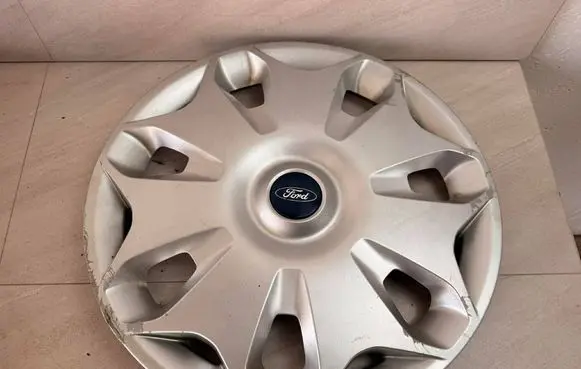 Ford Transit Custom R16 wheel hub/cap/trim DT111130EB
