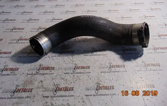 Mercedes-Benz E W212 Intercooler hose/pipe A2045283282