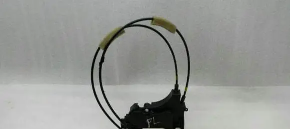 Mitsubishi Lancer X Front door lock 5715A675
