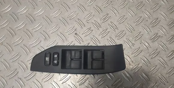 Toyota Verso Electric window control switch 840400F020