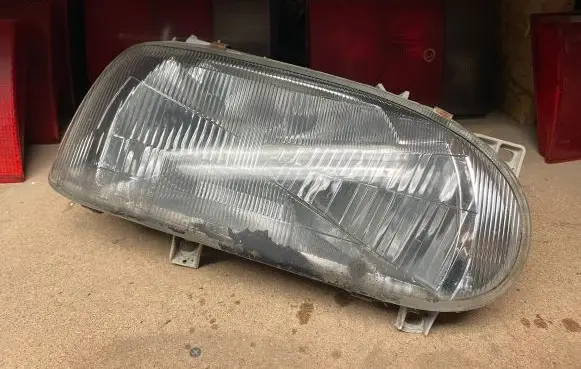 Volkswagen Golf III Headlight/headlamp 084411111 084411111R