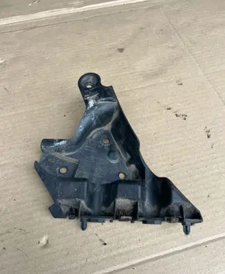 Volvo XC60 Front bumper mounting bracket 31383164