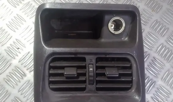 Hyundai XG Dash center air vent grill