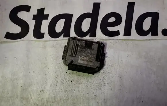 Renault Espace III Engine control unit/module 8200384493 0281011724