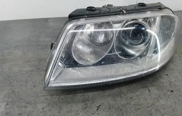 Volkswagen PASSAT B5.5 Headlight/headlamp 