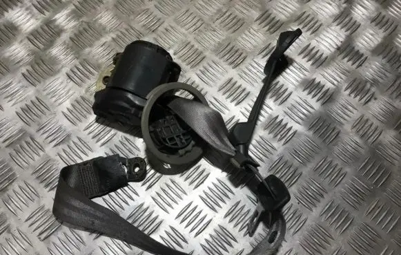 Audi A6 S6 C4 4A Rear seatbelt 8d0857727 4a5857709j