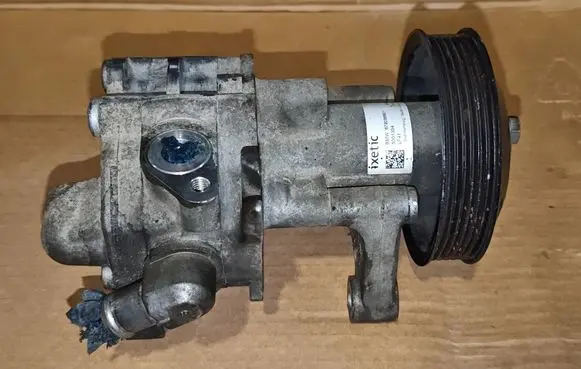 BMW X5 E70 Power steering pump 6792866 5001334 03B09
