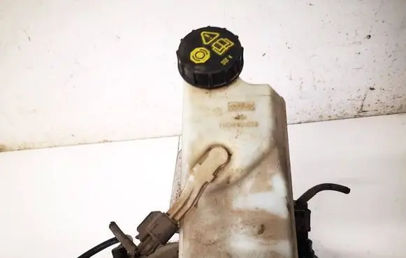 Volvo C30 Brake fluid reservoir 03350886551