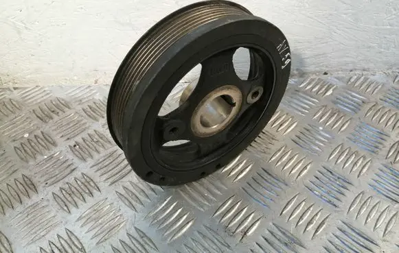 Toyota Avensis T270 Crankshaft pulley 134080R030