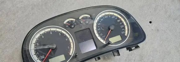 Volkswagen Bora Speedometer (instrument cluster) 1J5920825A