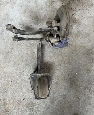 Volkswagen PASSAT B8 Rear wheel hub spindle/knuckle 