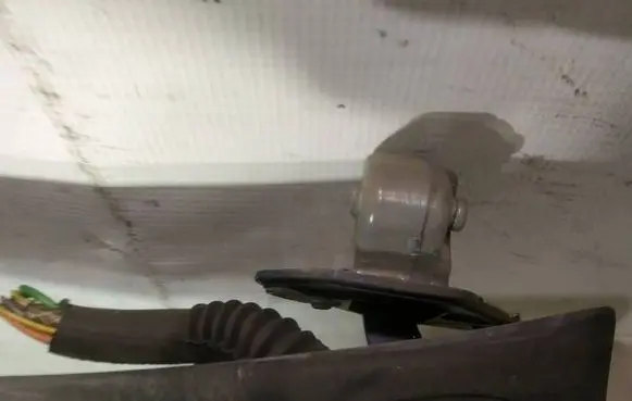 Tailgate/trunk/boot hinge