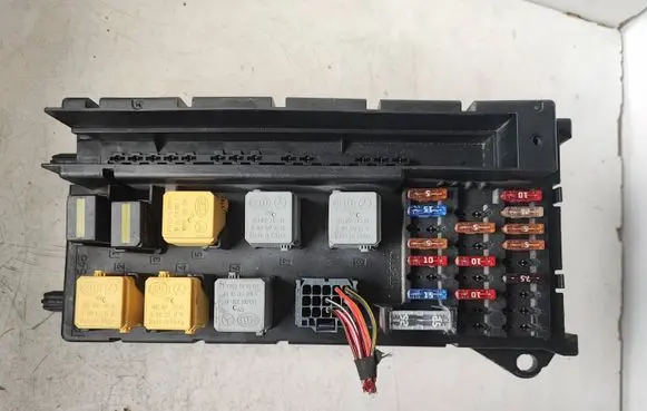 Mercedes-Benz Sprinter W906 Fuse module A9065450401