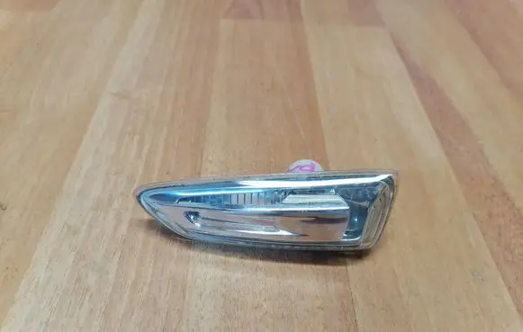Opel Insignia B Front fender indicator light 13491088 361531665 YQ00011580