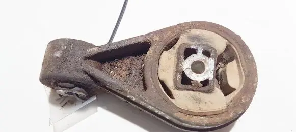 Ford Focus Engine mount bracket