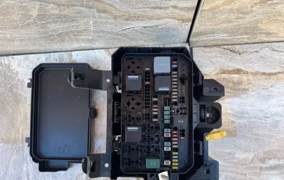 Volvo C40 Fuse box set 32212356