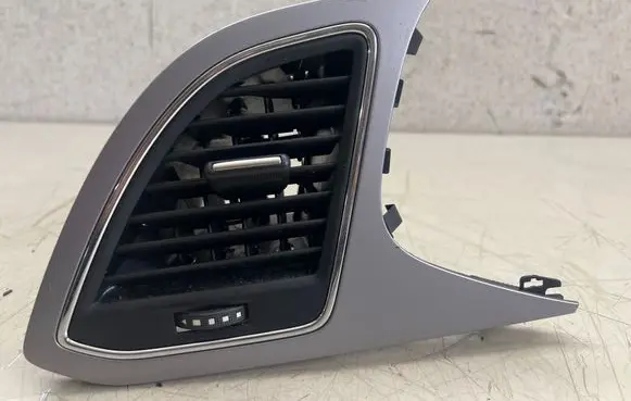 Seat Leon (5F) Dash center air vent grill 5F1820901D 08791 02052018