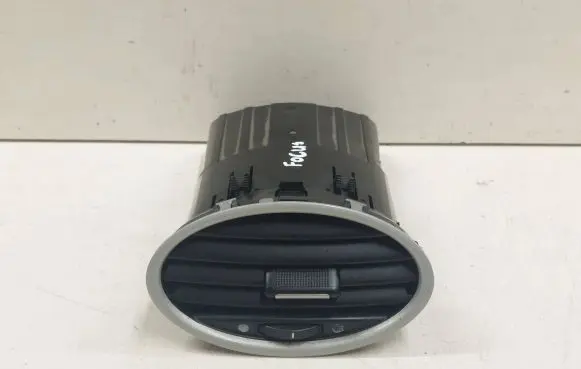 Ford Focus Dash center air vent grill 4M51A014L21AD 4M51A014L21BC