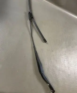 Dacia Duster II Front wiper blade arm 80020256