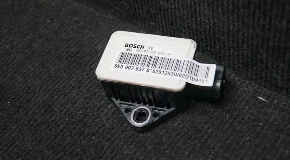 Audi A4 S4 B7 8E 8H Acceleration sensor 8E0907637B