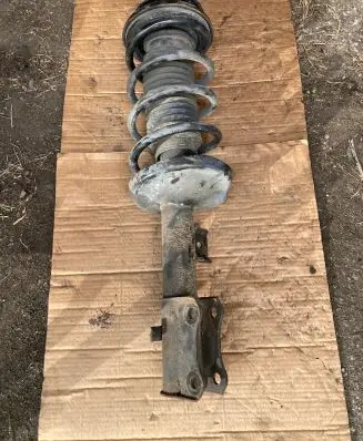 Suzuki Grand Vitara II Front shock absorber/damper