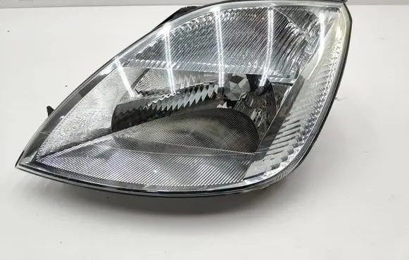 Ford Fiesta Headlight/headlamp 