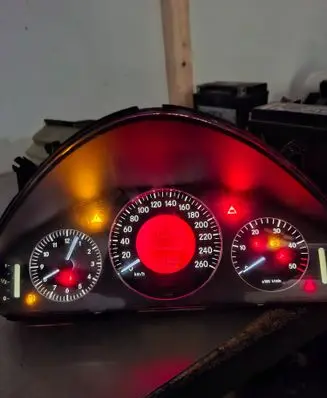 Mercedes-Benz E W211 Speedometer (instrument cluster) 110080250009 A2115405611